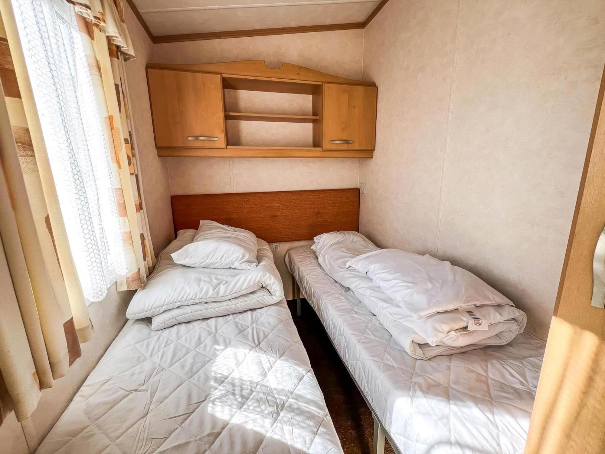 6 Berth Dog Friendly Caravan In In Norfolk Ref 13014l Hunstanton
