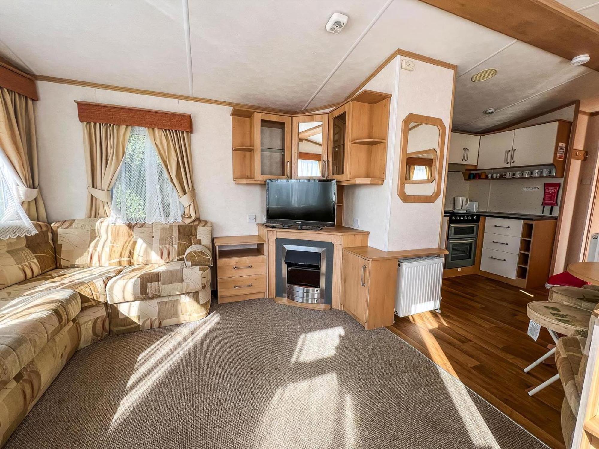 6 Berth Dog Friendly Caravan In In Norfolk Ref 13014l * Hunstanton