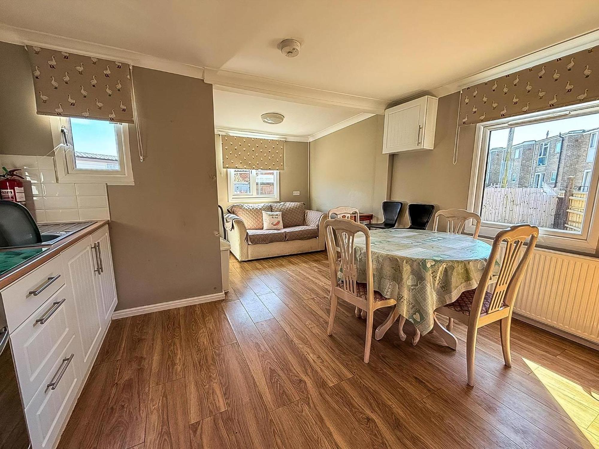 5 Berth Dog Friendly In By The Ref 13015rn Hunstanton