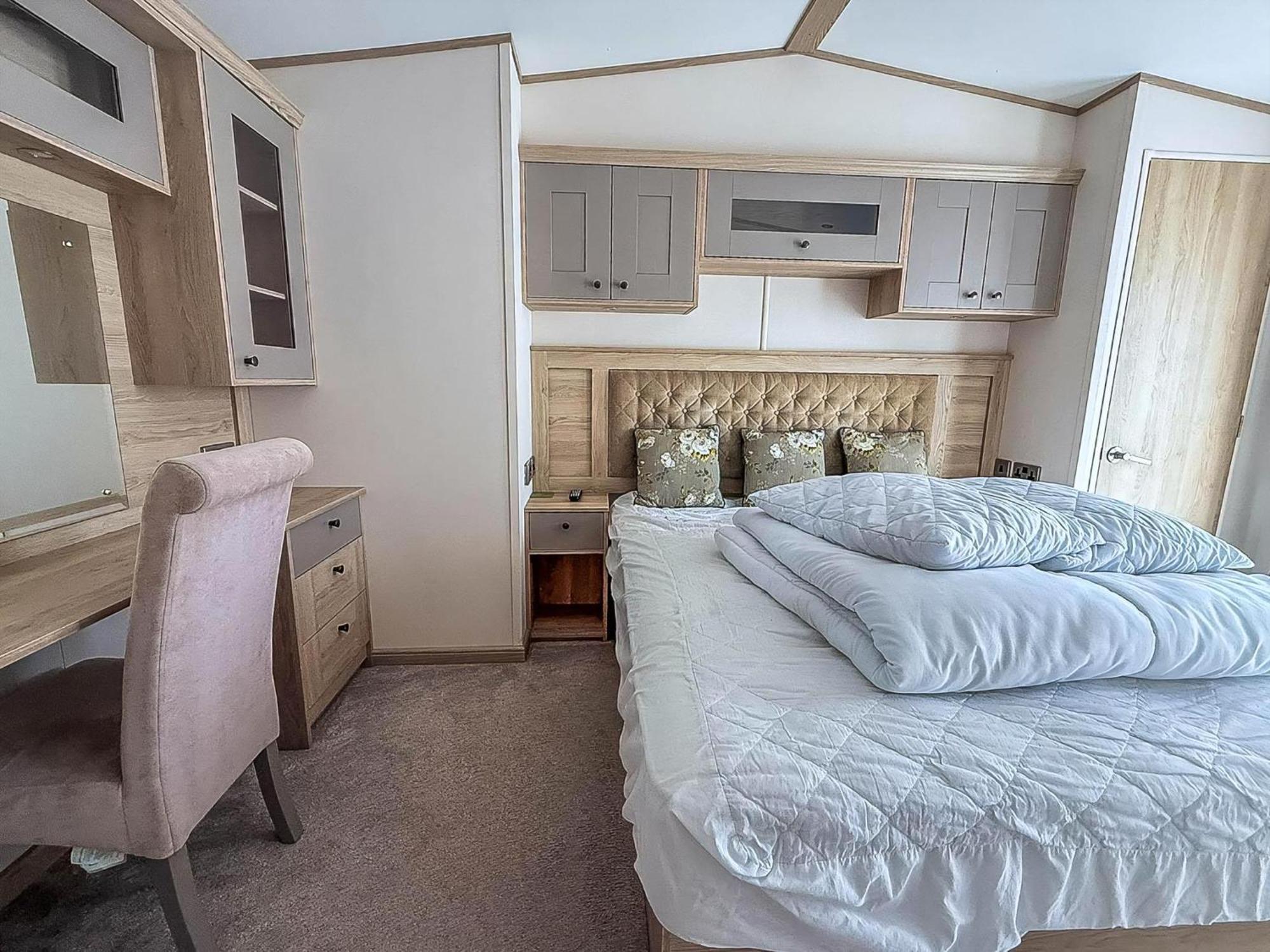 Beautiful At Manor Park In Ref 23018k * Hunstanton