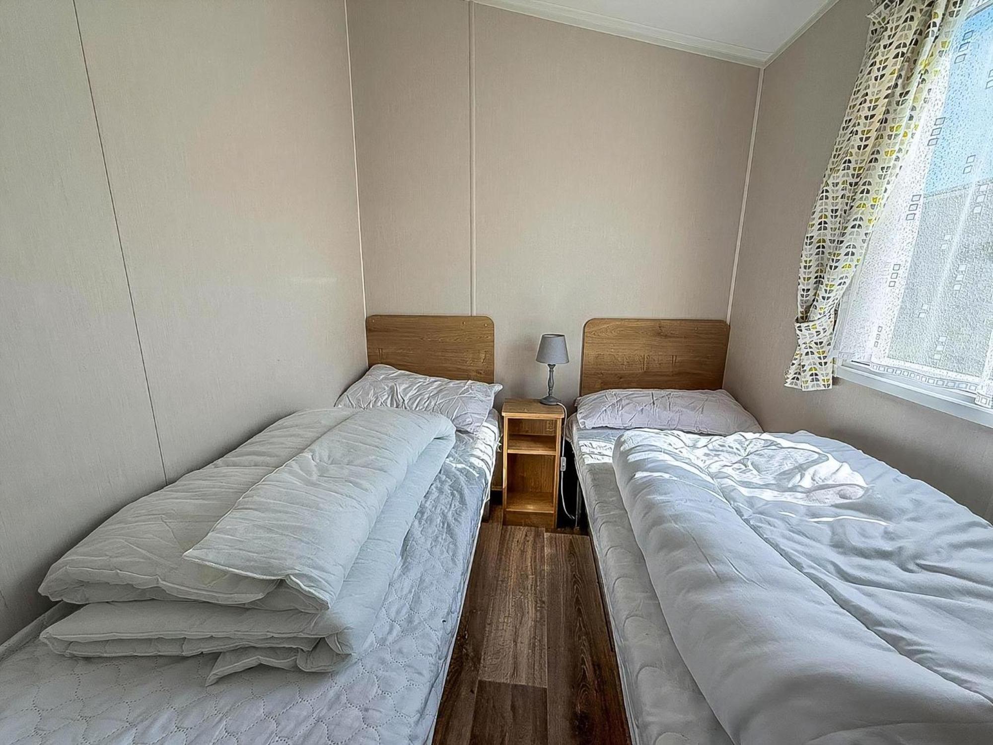 Campsite 8 Berth Caravan By The Beautiful Of In Norfolk Ref 23006w