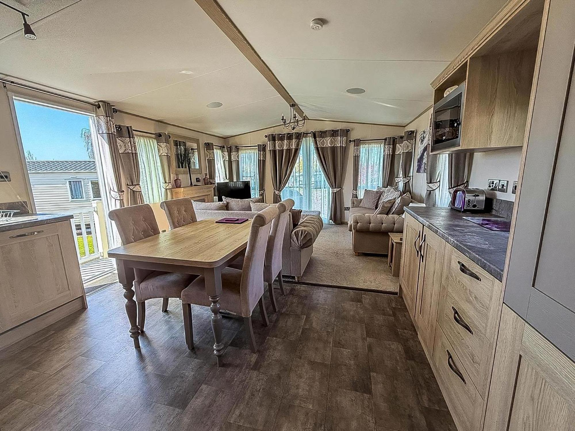 Beautiful At Manor Park In Ref 23018k Hunstanton
