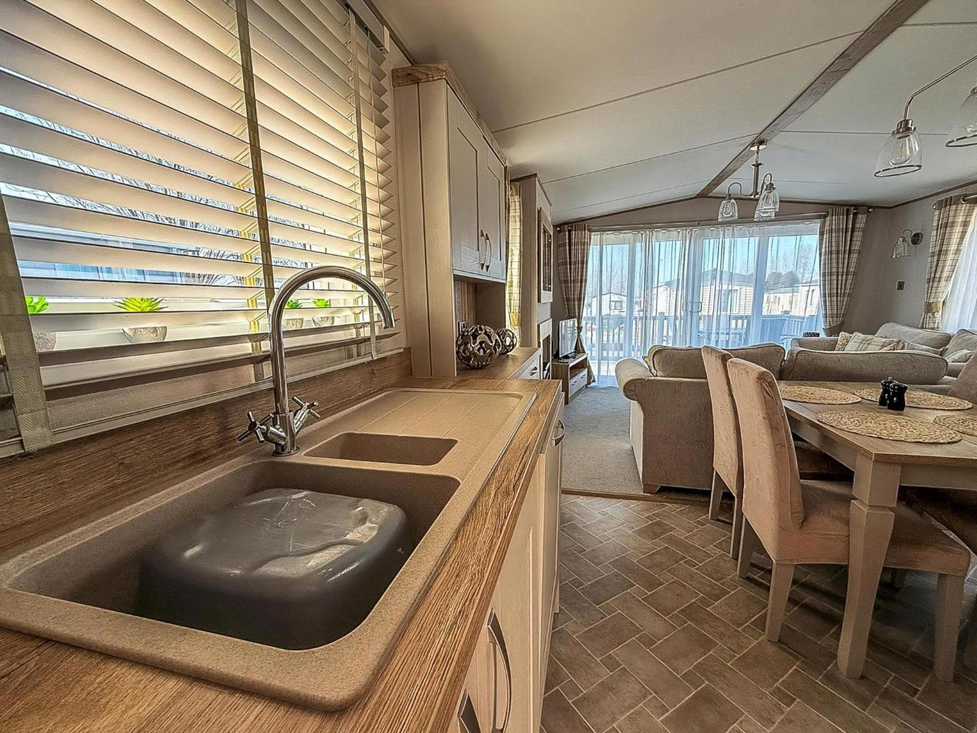 Campsite Amazing Caravan With Decking At Manor Park In Ref 23010ha *