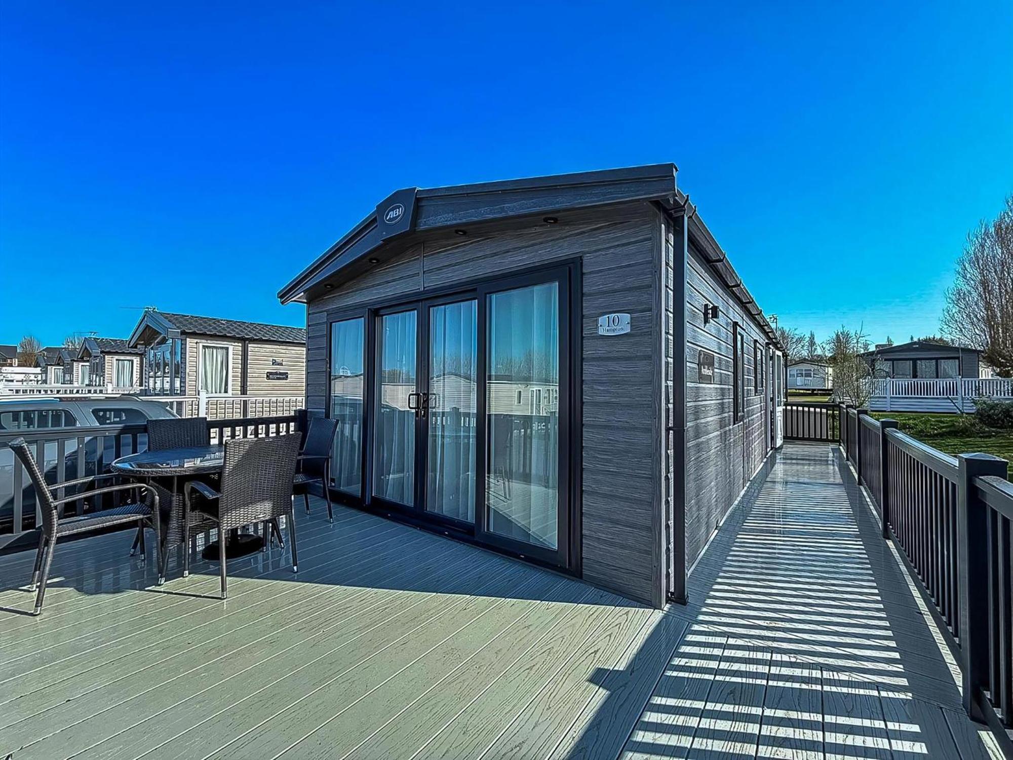 Amazing Caravan With Decking At Manor Park In Ref 23010ha Campsite *