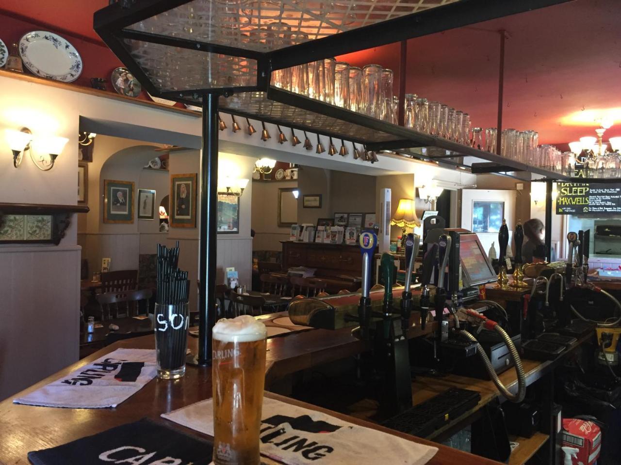 Marine Bar Pub With 2*