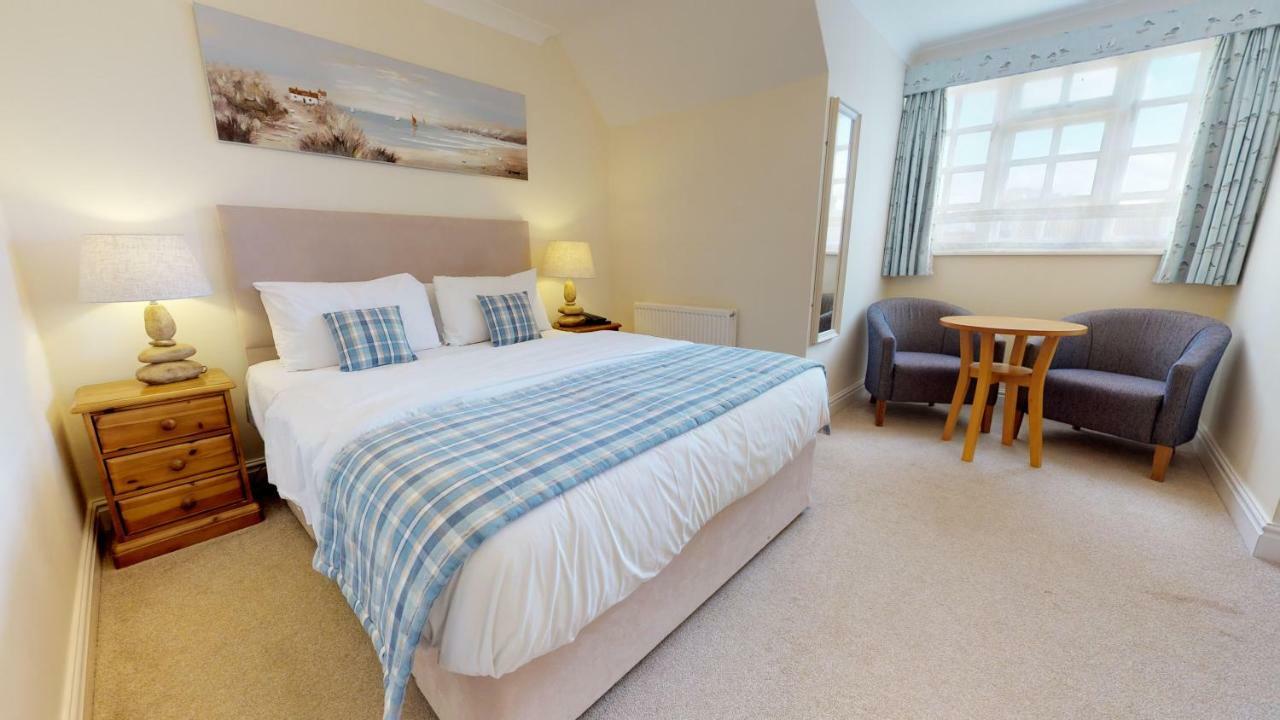 Caley Hall Country house *
