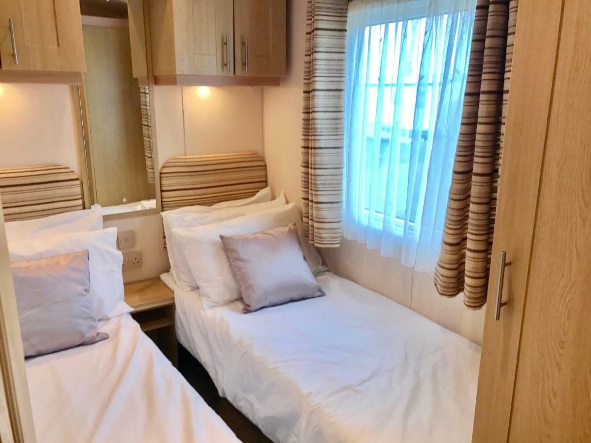 Heacham Golden Sunset Pets Go Free Linen Included Holiday home Hunstanton