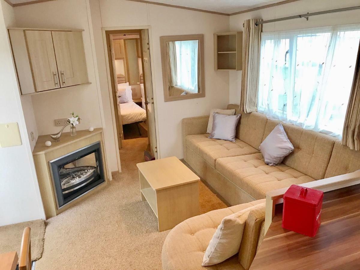 Heacham Golden Sunset Pets Go Free Linen Included Holiday home *