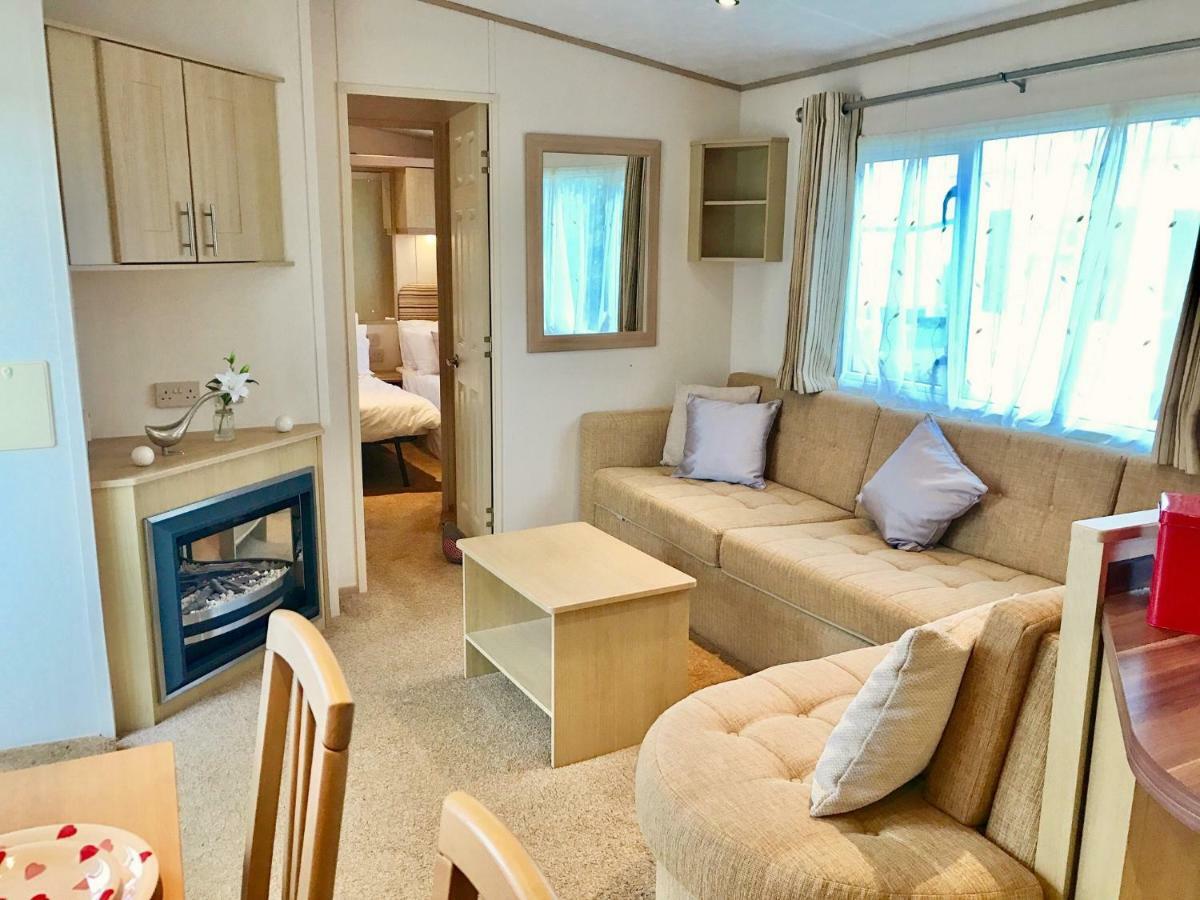 Heacham Golden Sunset Pets Go Free Linen Included Hunstanton