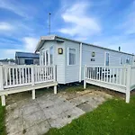 Stunning Dog Friendly Caravan At Manor Park, Hunstanton In Norfolk Ref 23188K