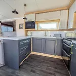 Stunning 6 Berth Caravan With Decking At Manor Park, Near Hunstanton Ref 23068C