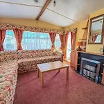 6 Berth Caravan For Hire In Hunstanton By The Beach In Norfolk Ref 13002L