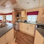 6 Berth Caravan For Hire At Lees Caravan Park In Hunstanton Ref 13006L