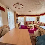 6 Berth Caravan For Hire At Lees Caravan Park In Hunstanton Ref 13006L