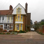 Miramar Guesthouse