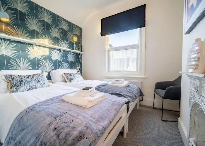 No33 Number 5 Boutique Cottage