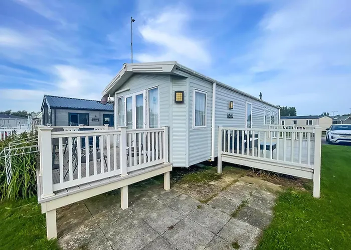 Stunning Dog Friendly Caravan At Manor Park, Hunstanton In Norfolk Ref 23188K