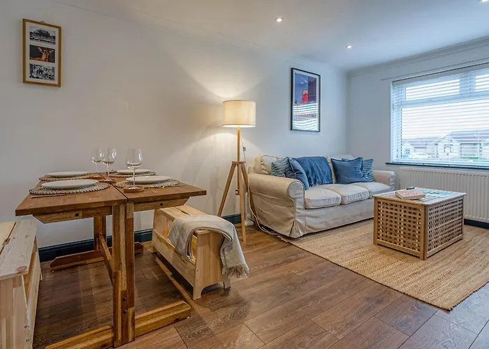 The Stowaway - Coastal Bungalow - Crabpot Cottages Hunstanton