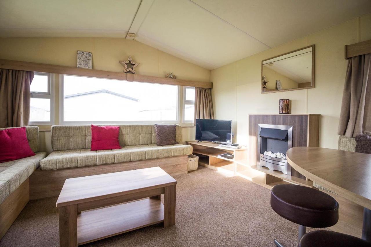 Lovely 8 Berth Caravan At A Brilliant Holiday Park, Manor Park Ref 23023t Hunstanton