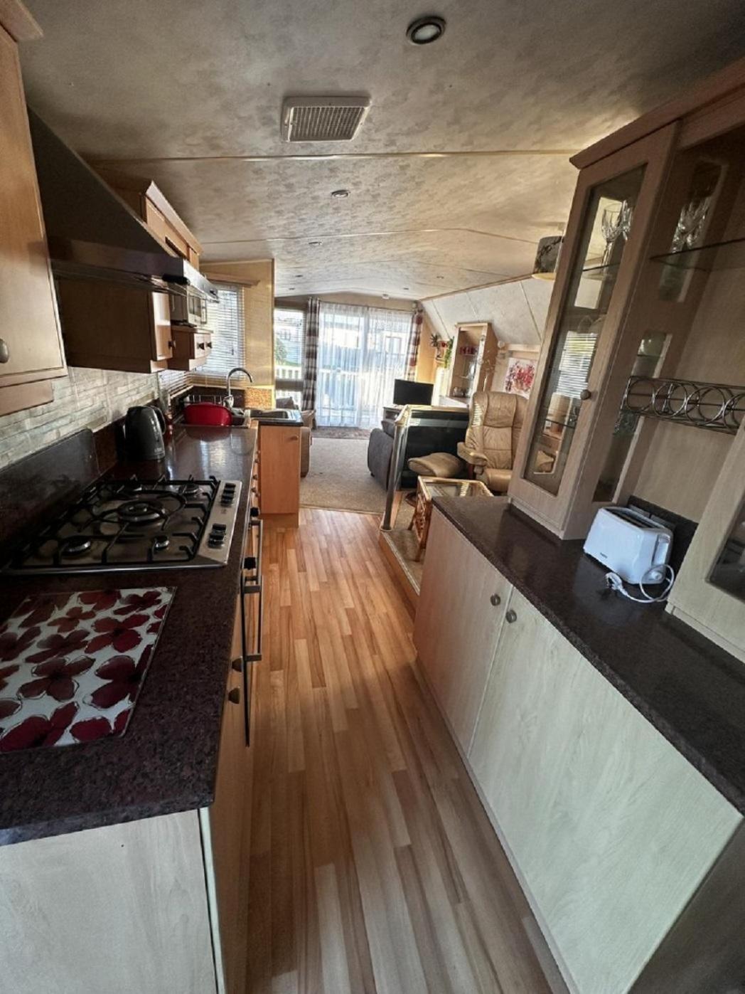 Great Caravan For Hire With Pond Views At Manor Park Holiday Park Ref 23228k *