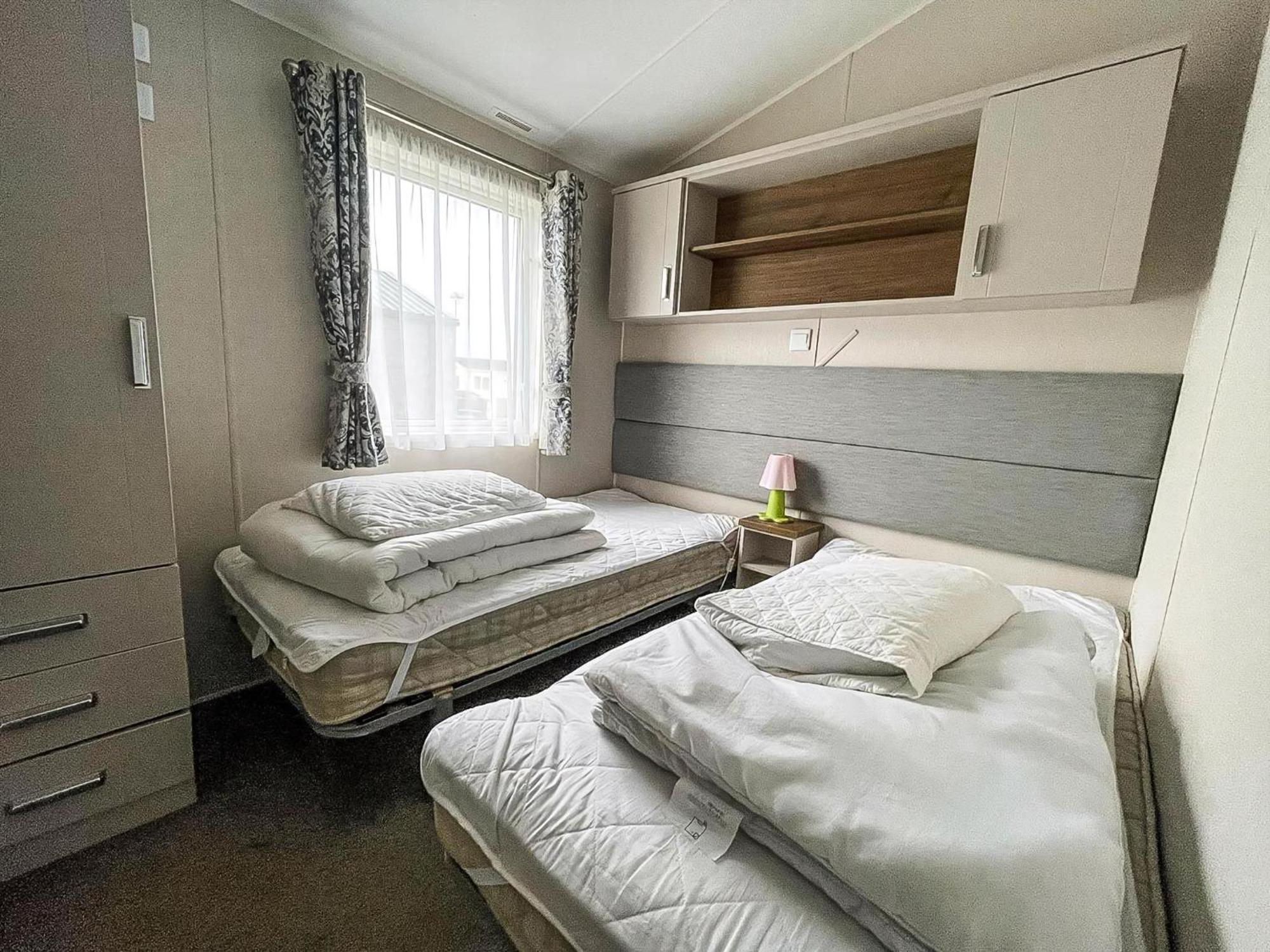 Stunning Dog Friendly Caravan At Manor Park, In Norfolk Ref 23188k Lodge Hunstanton