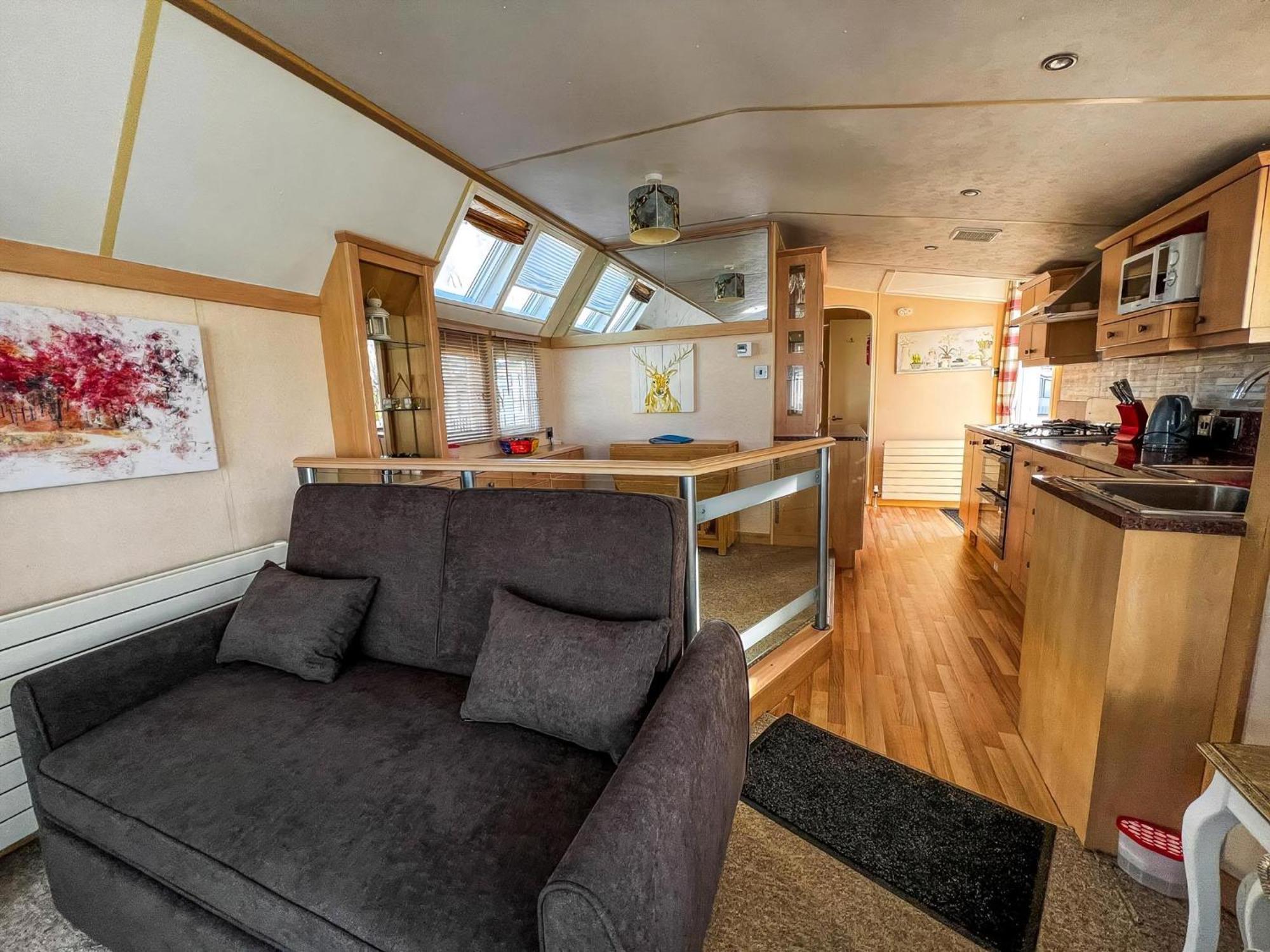 Great Caravan For Hire With Pond Views At Manor Park Holiday Park Ref 23228k Campsite Hunstanton