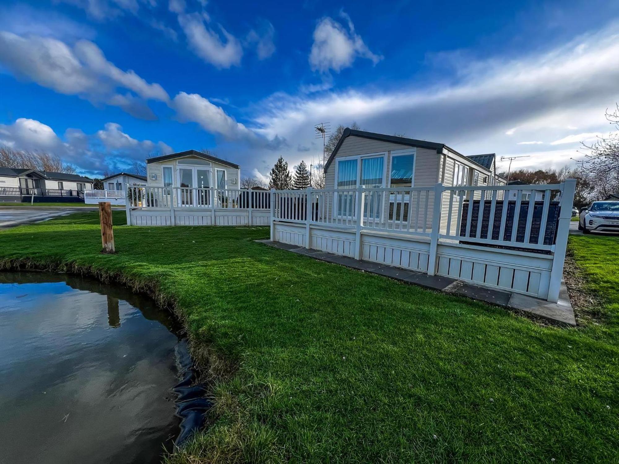 Great Caravan For Hire With Pond Views At Manor Park Holiday Park Ref 23228k Campsite Hunstanton