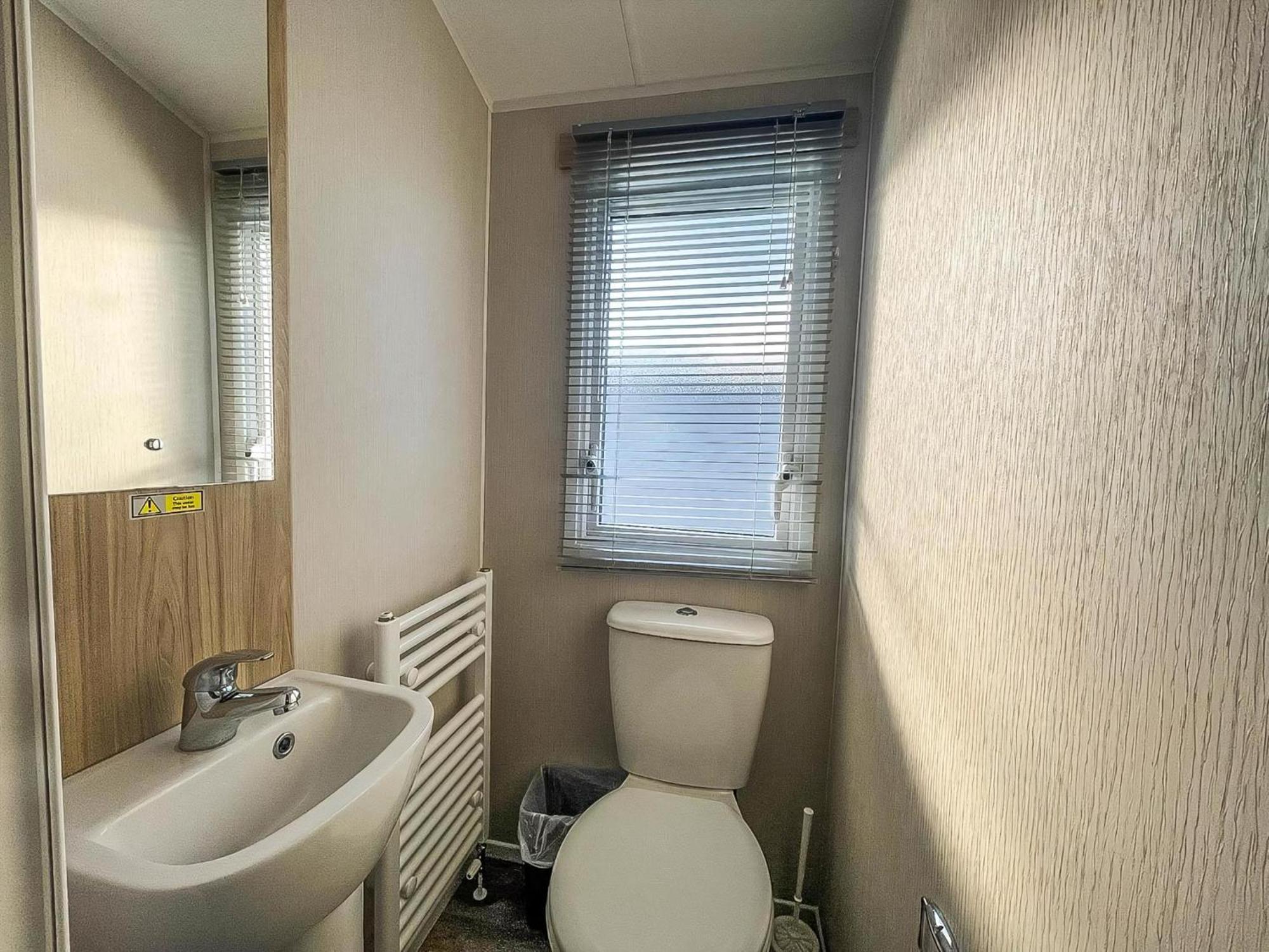 Campsite Stunning Caravan For Hire Nearby In Norfolk Ref 23050s *
