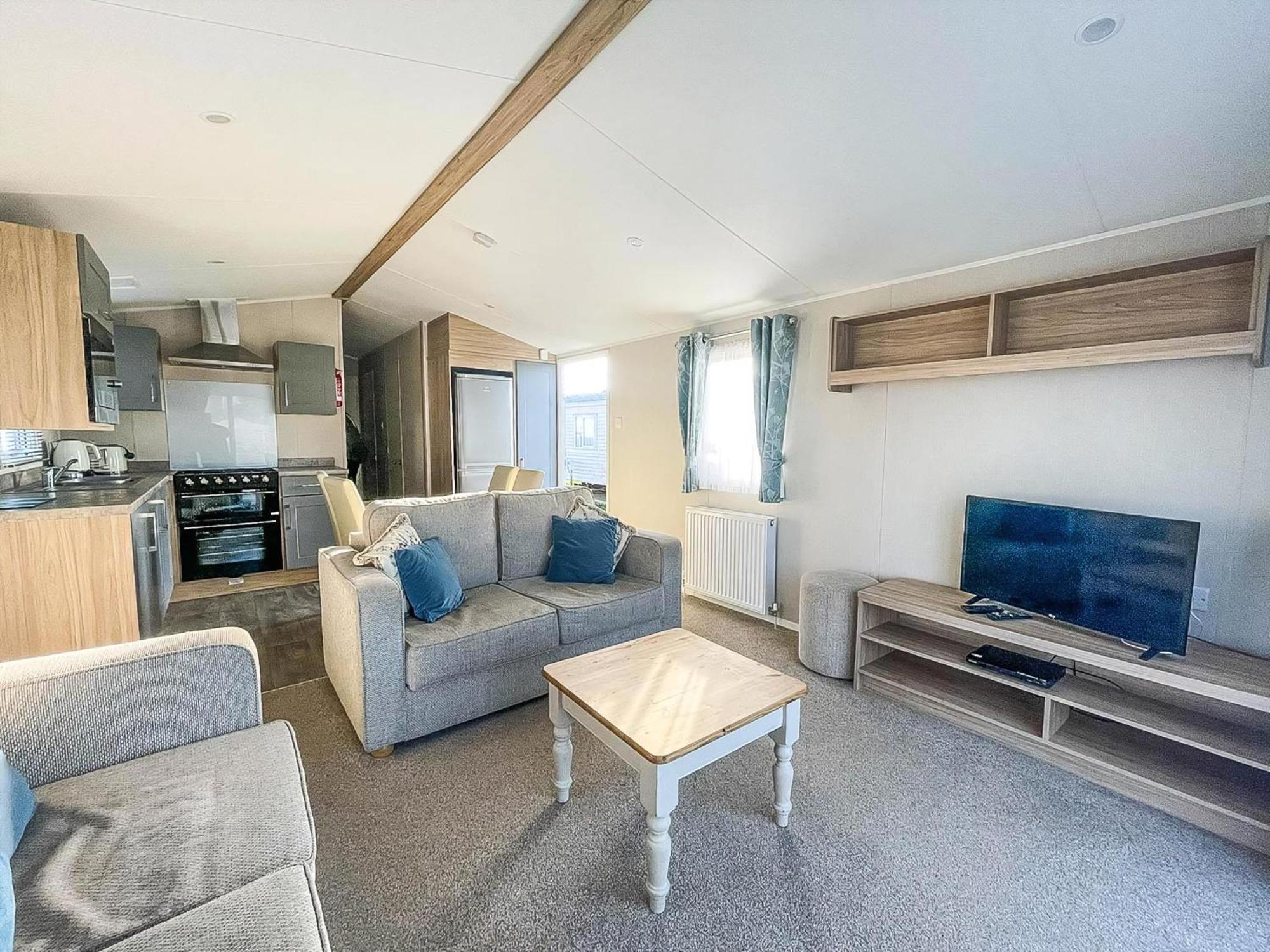 Stunning Caravan For Hire Nearby In Norfolk Ref 23050s