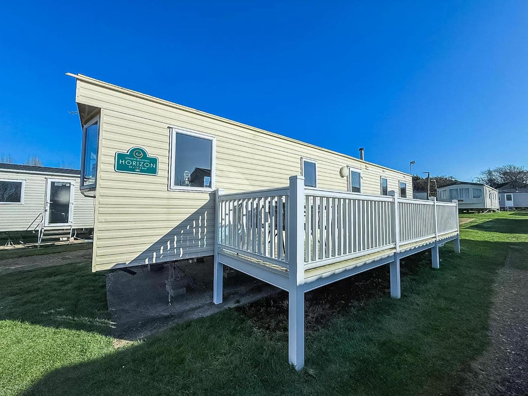 6 Berth Caravan For Hire With Decking At Manor Park In Norfolk Ref 23017s * Hunstanton