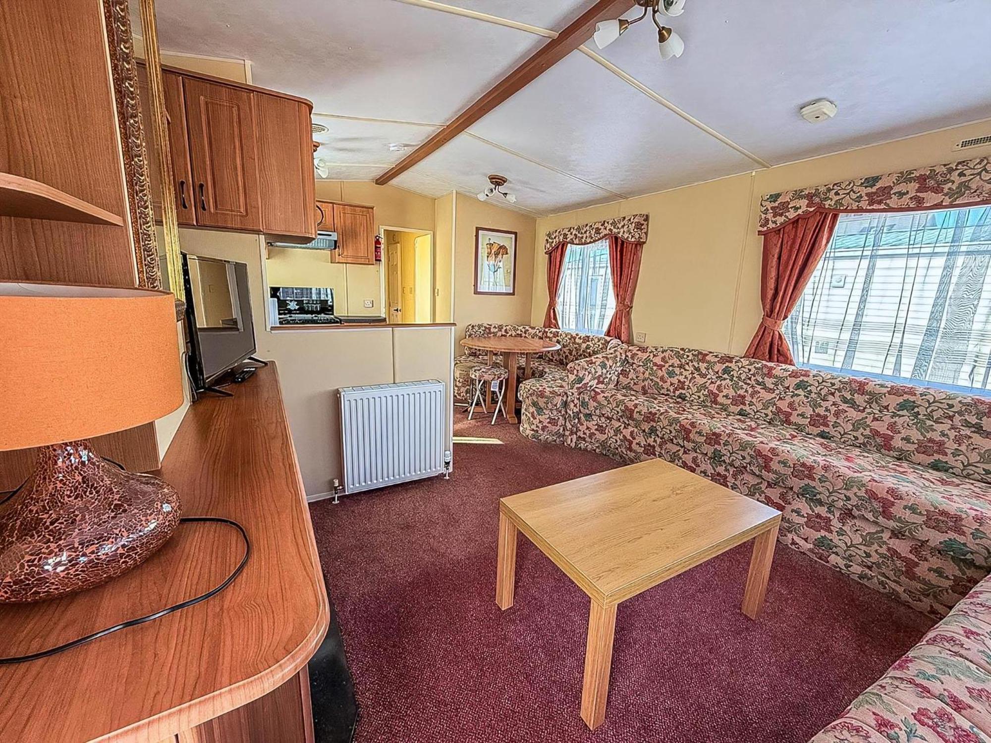 6 Berth Caravan For Hire In By The In Norfolk Ref 13002l Campsite